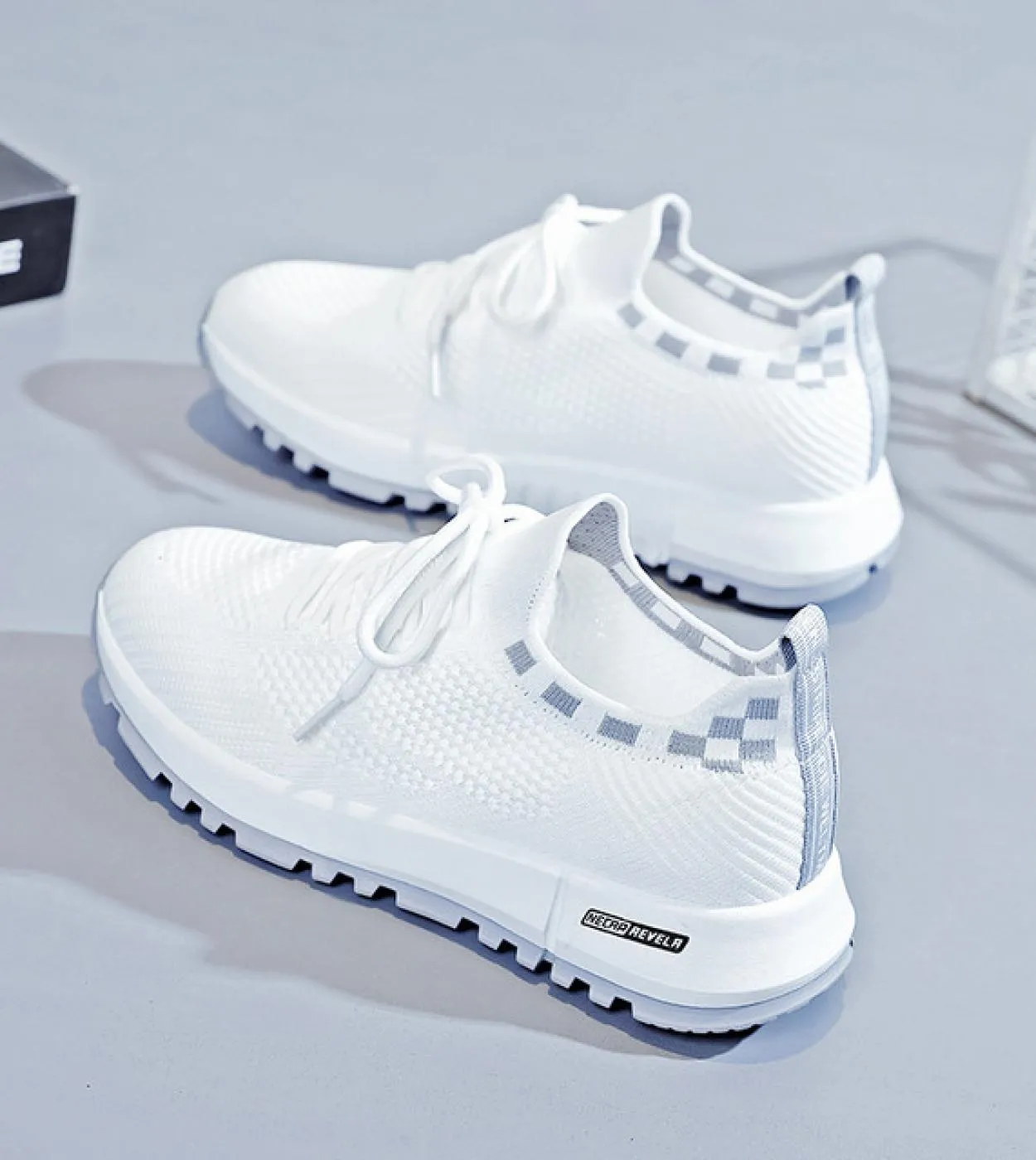2022 Summer New Knitting Wome Shoes Fashion Lace Up Casual Flat Light Running Shoes Outdoor Ladies Scarpe vulcanizzate