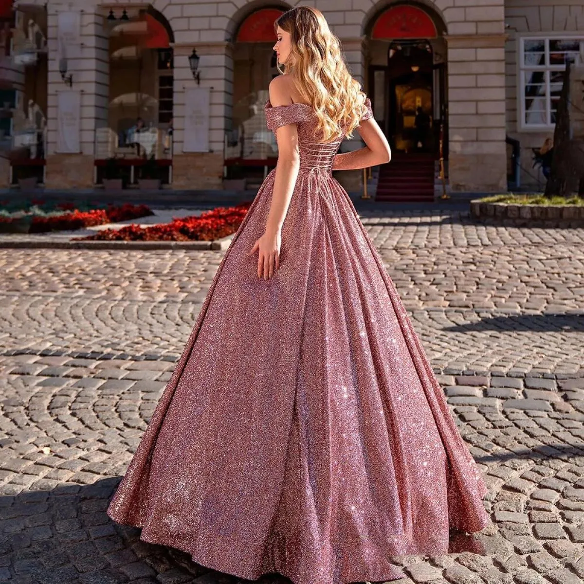 Abiti da festa da ballo con spalle scoperte rosa lucido Abiti da cerimonia con cintura a cuore Abiti eleganti da donna 2023 lung