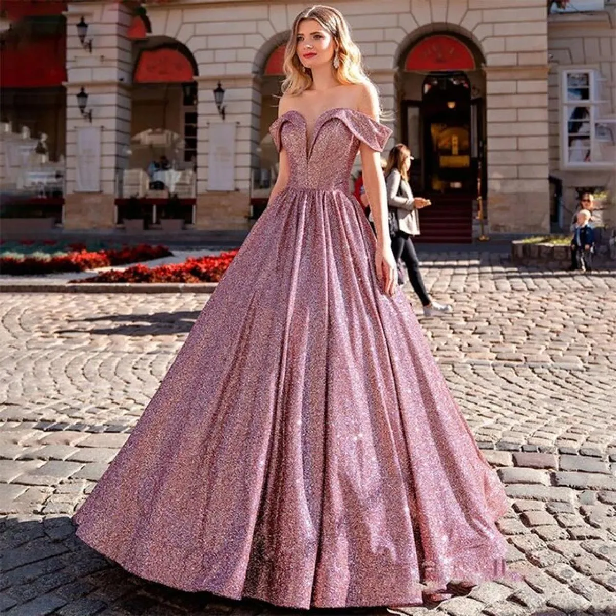 Abiti da festa da ballo con spalle scoperte rosa lucido Abiti da cerimonia con cintura a cuore Abiti eleganti da donna 2023 lung