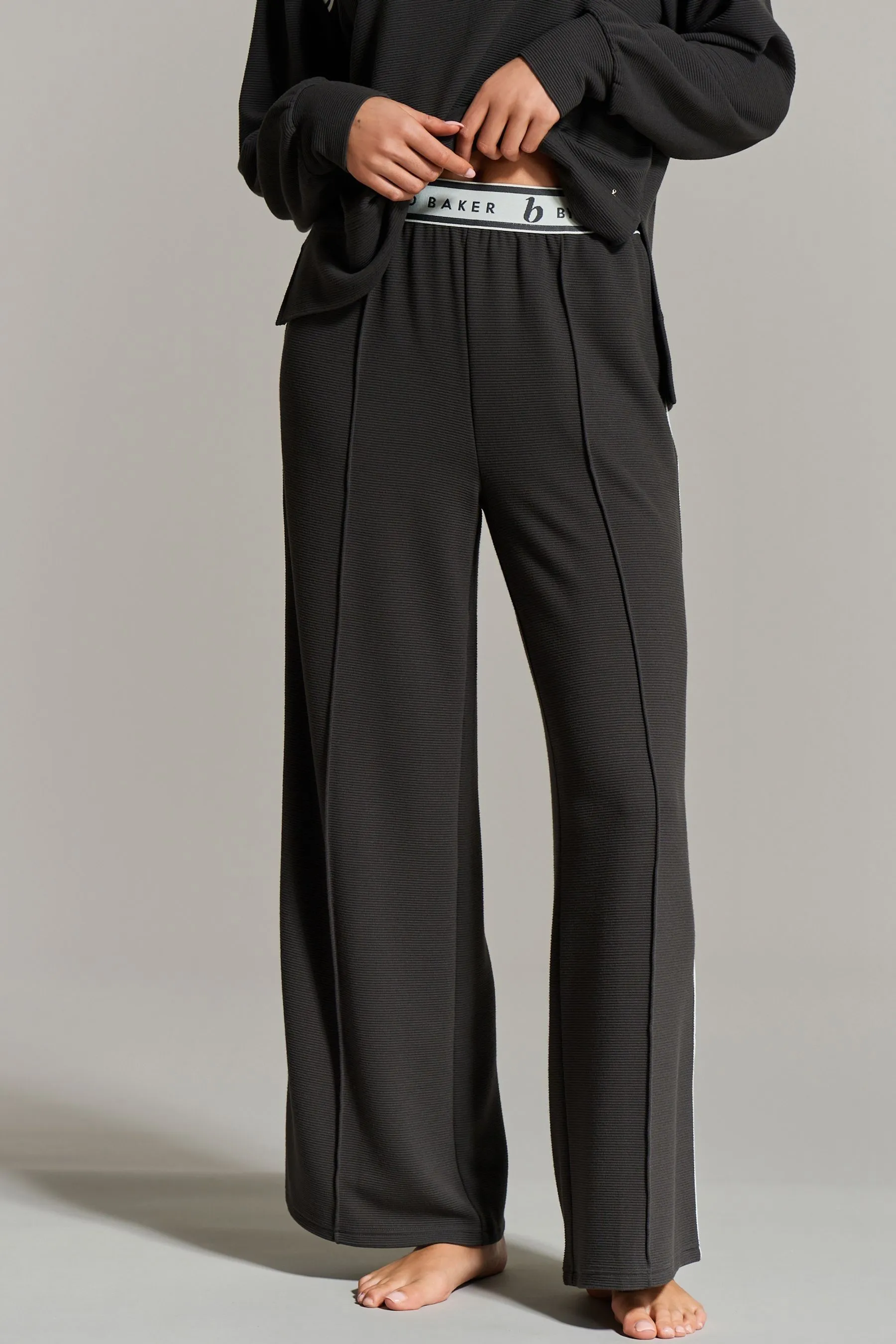 B by Ted Baker - Pantaloni da jogging a coste con fondo ampio    