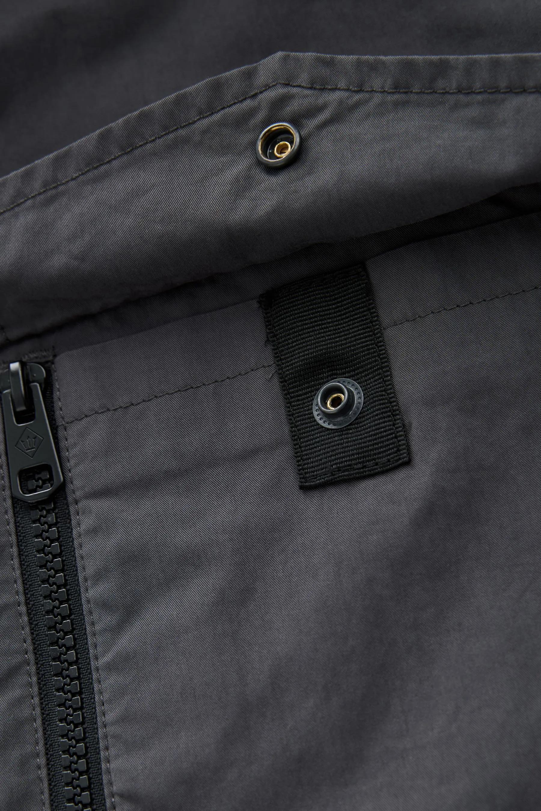 Con cappuccio stile camicia multitasche