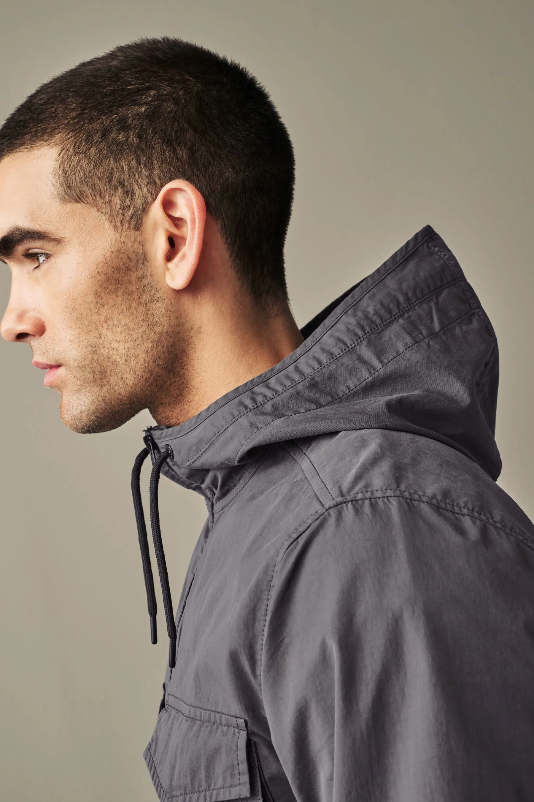 Con cappuccio stile camicia multitasche