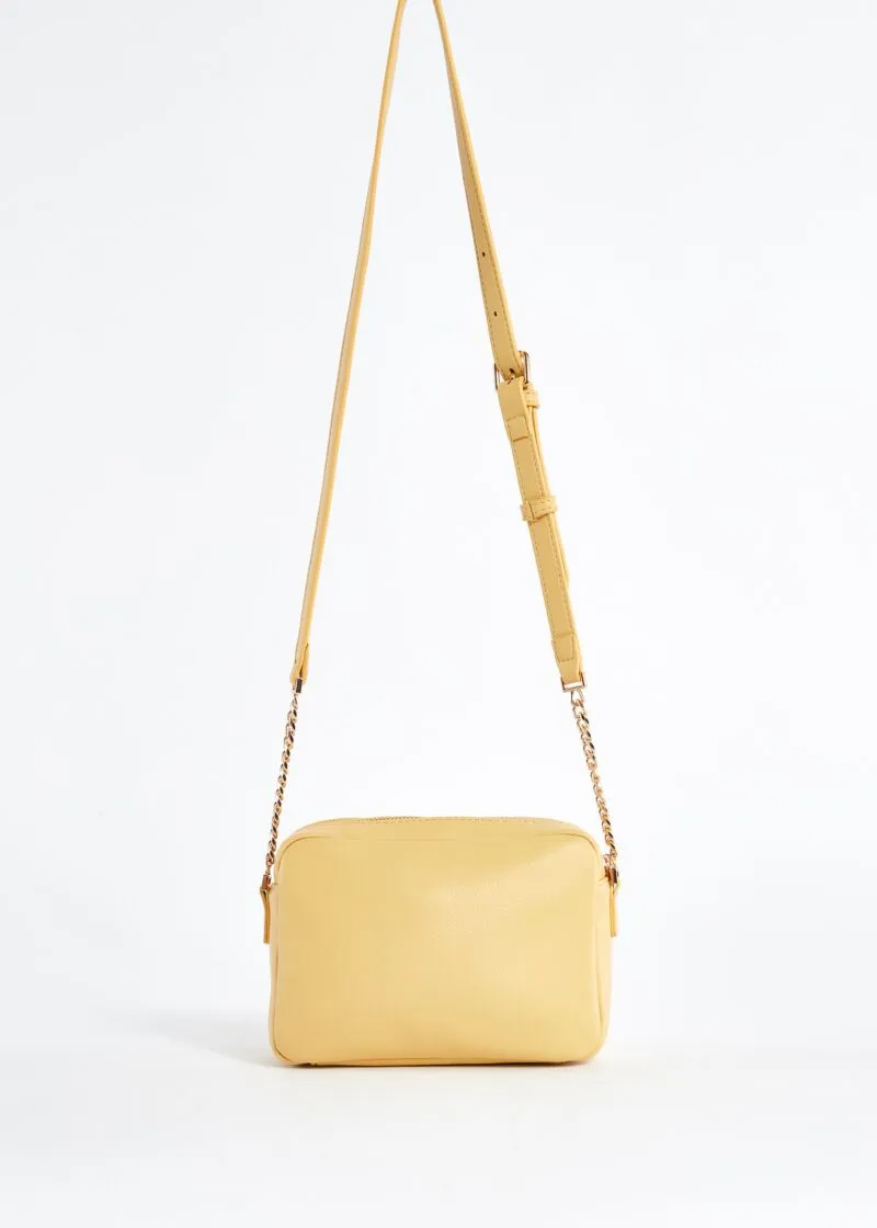 Crossbody in similpelle con catena
