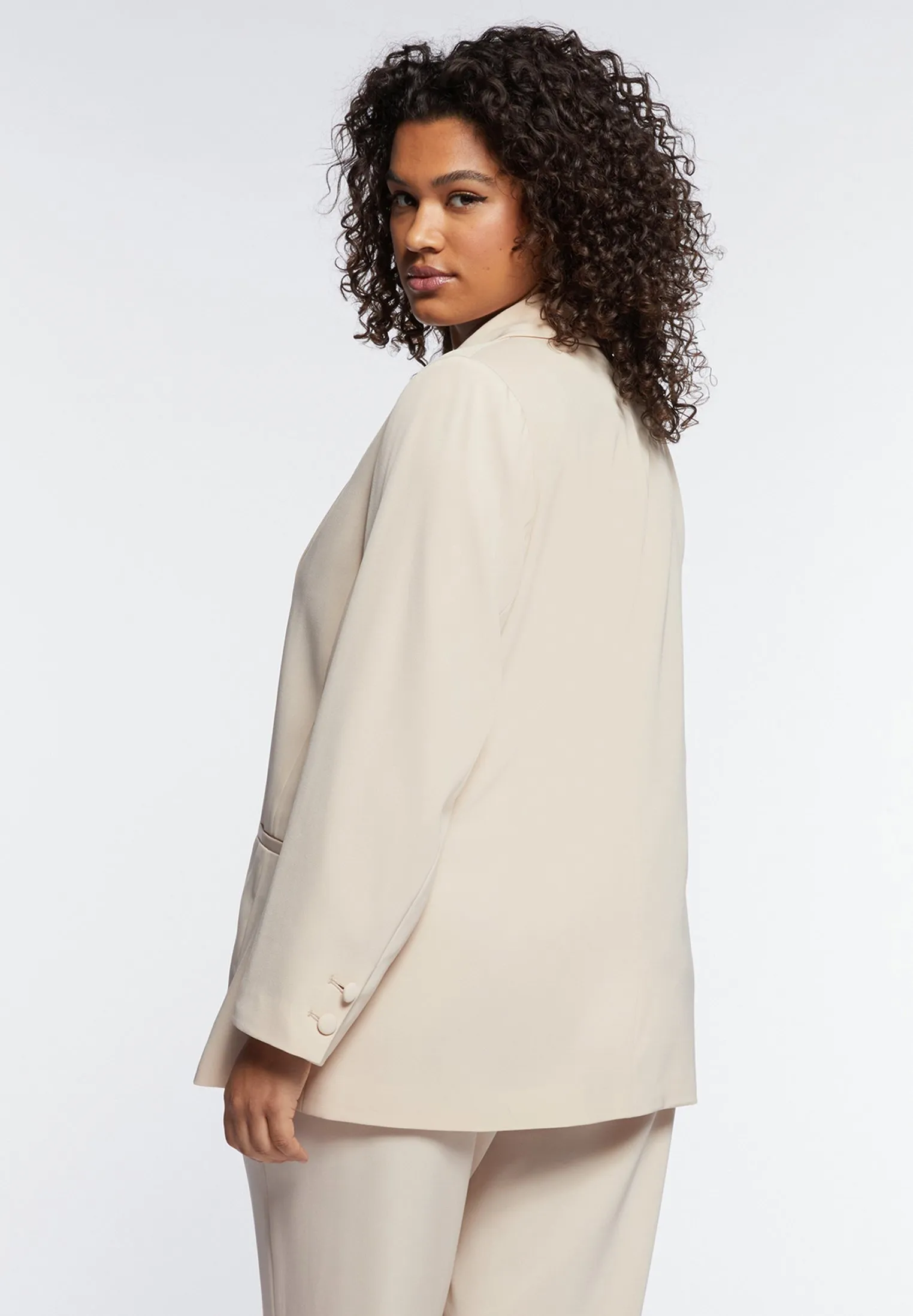 ELEGANTE - Cappotto corto
