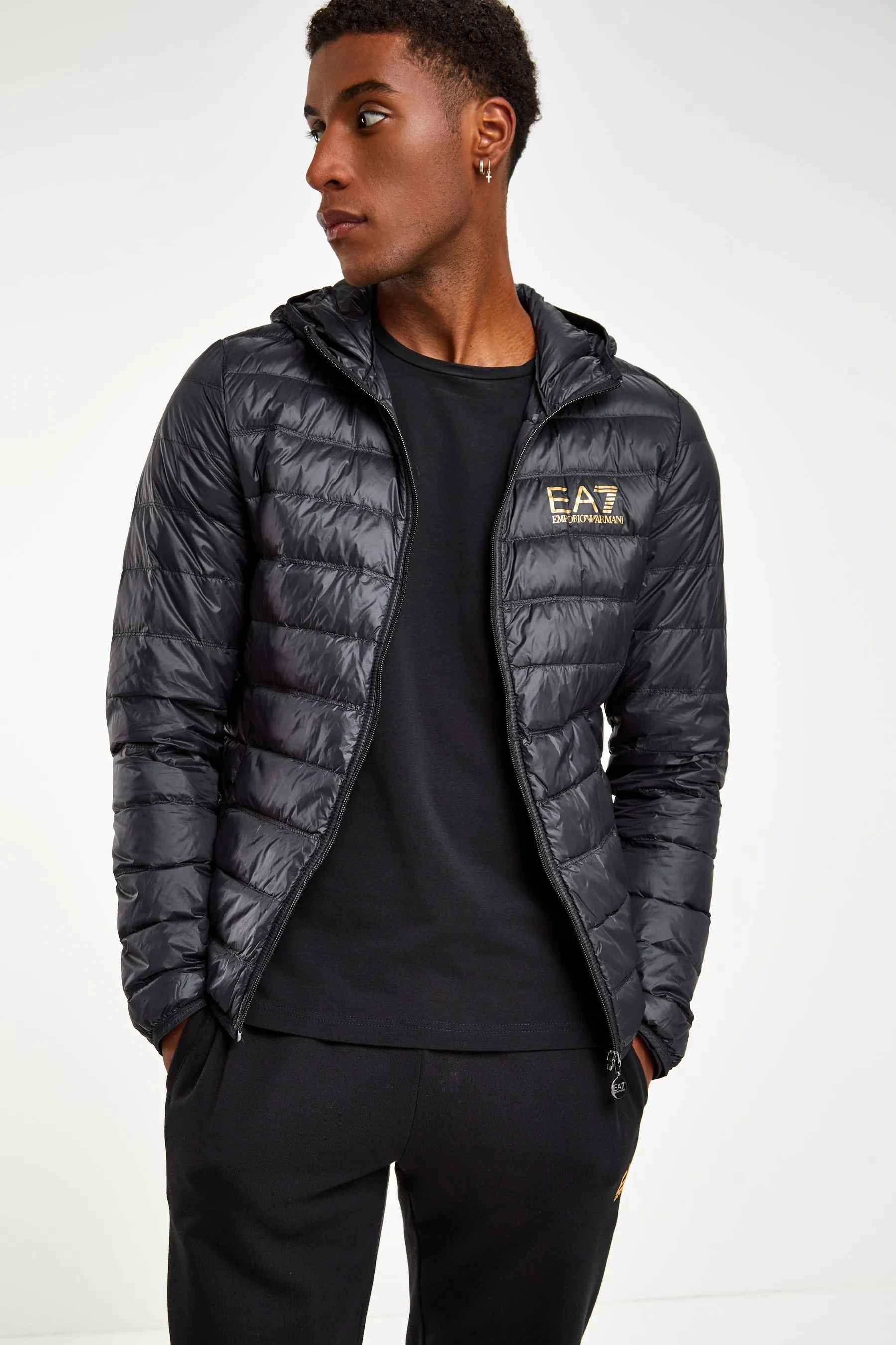 Emporio Armani - EA7 - Nero - Giacca imbottita con cappuccio