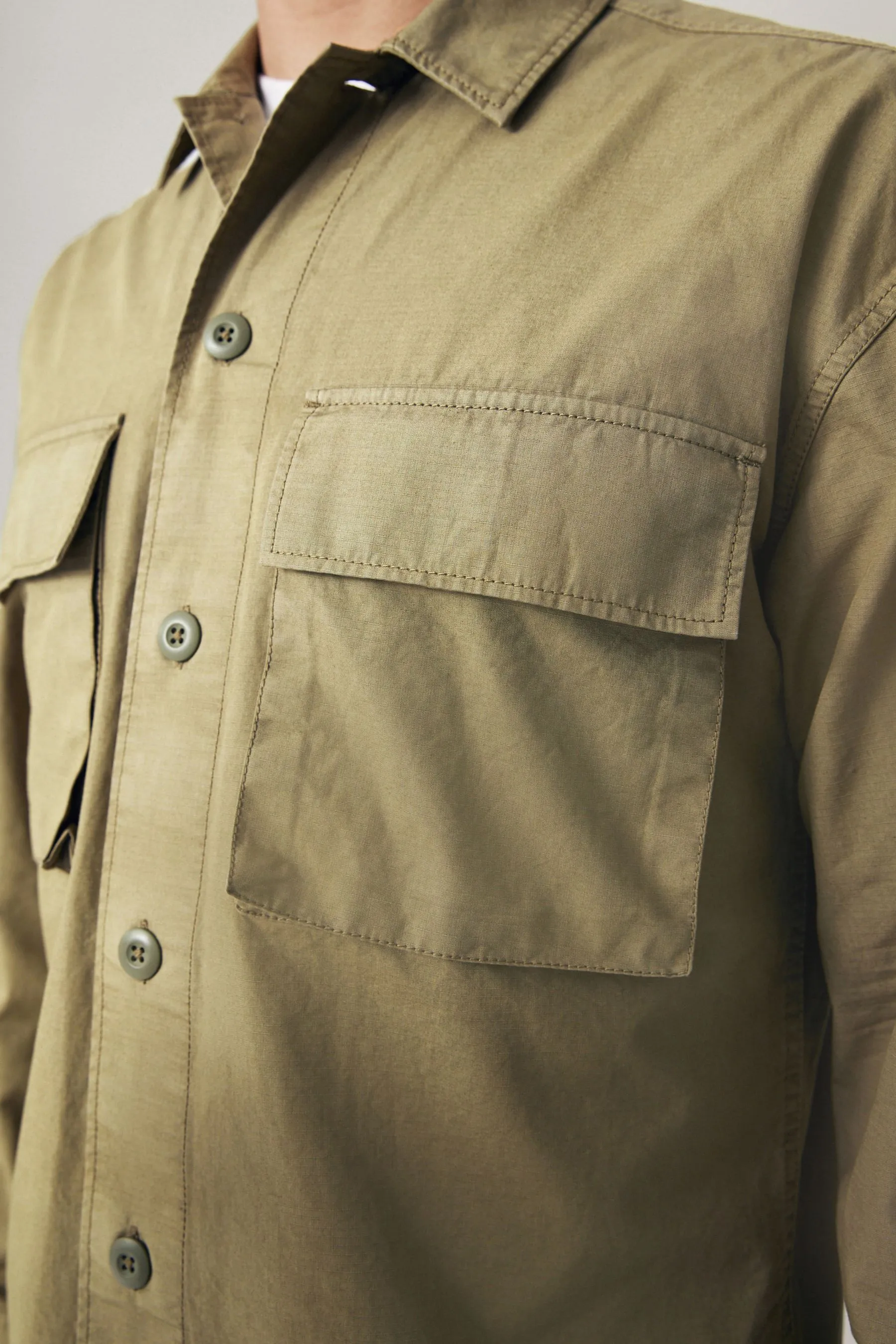 Giacca stile camicia in tessuto antistrappe con due tasche