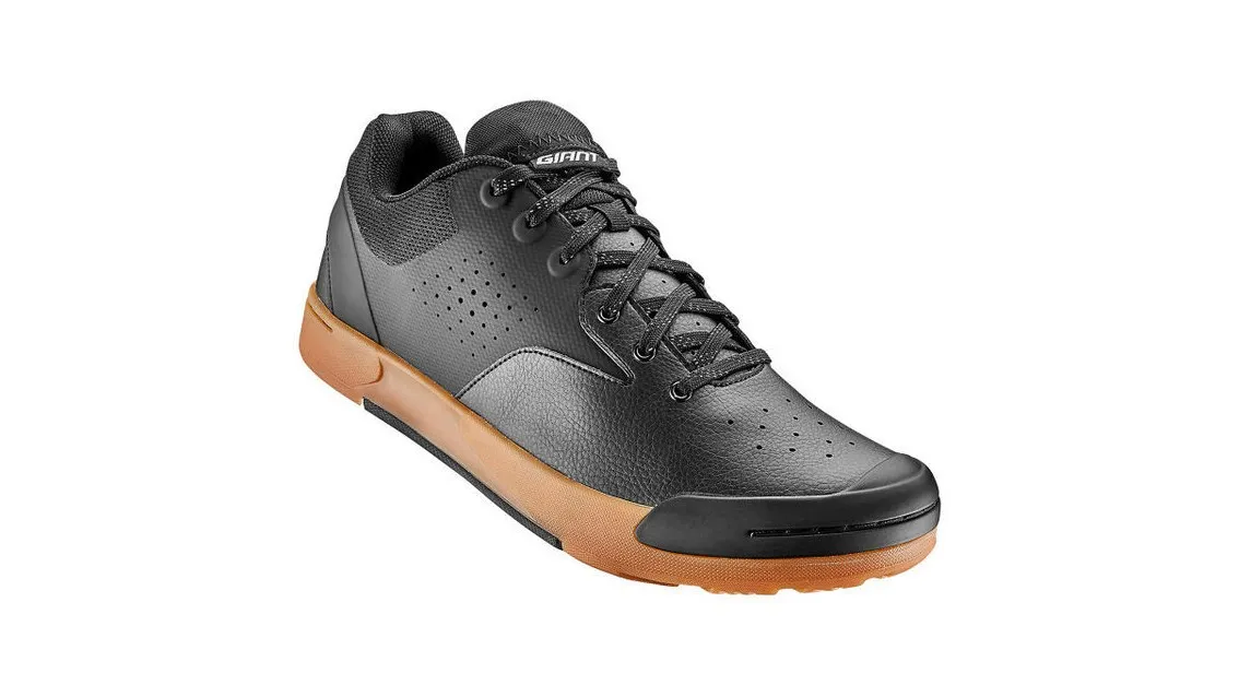 GIANT Scarpe Shuttle Flat Black/Gum Taglia 43