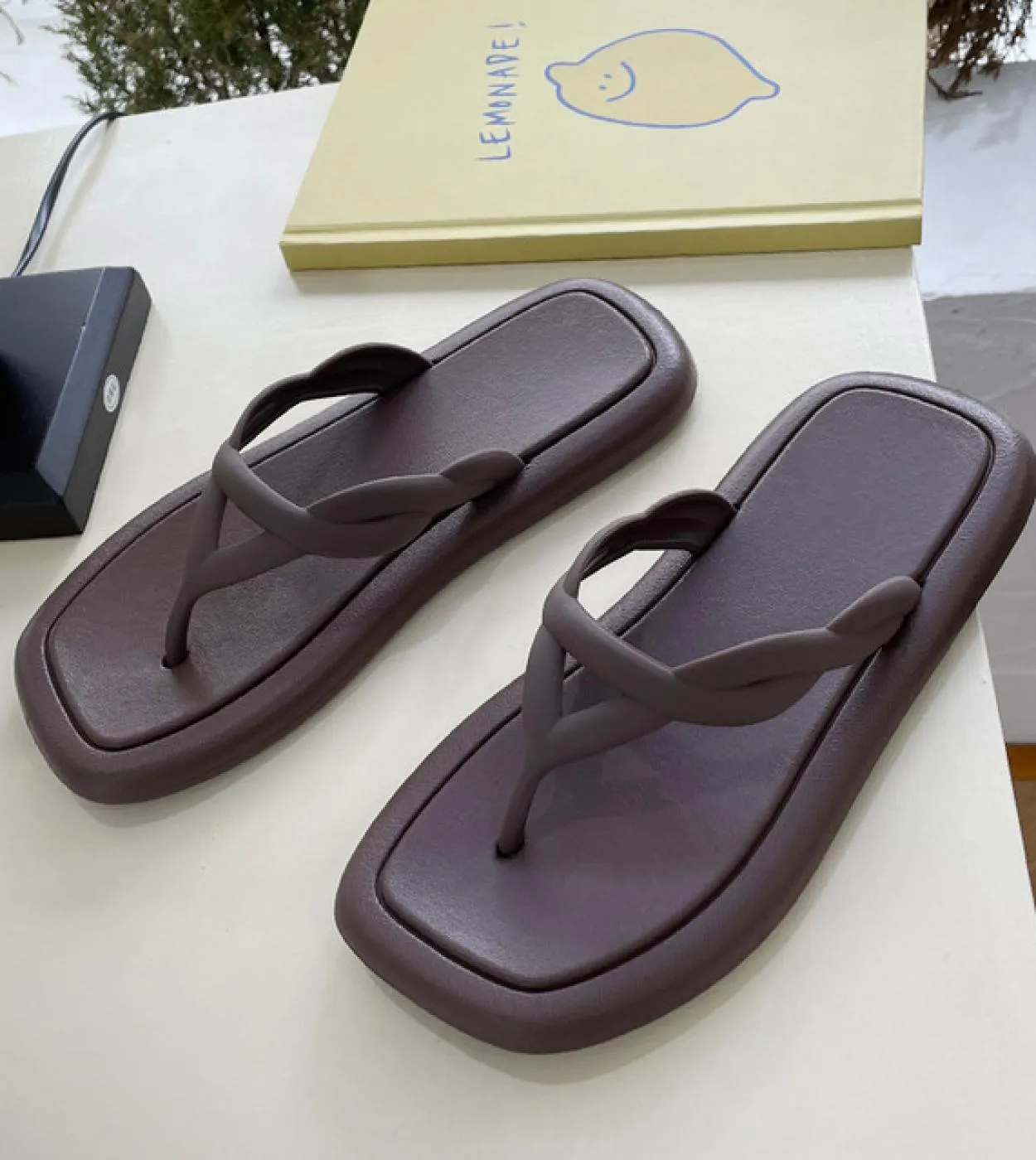 Infradito Scarpe estive donna 2022 Pantofole antiscivolo moda Donna Flat Outdoor Beach Clip Toe Sandali Chaussure Femme
