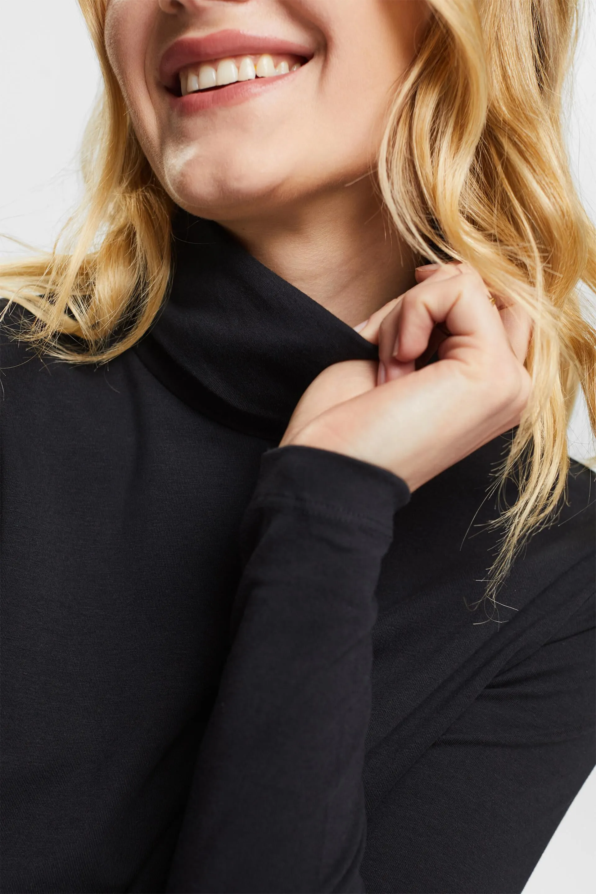 Maglia a maniche lunghe con collo dolcevita