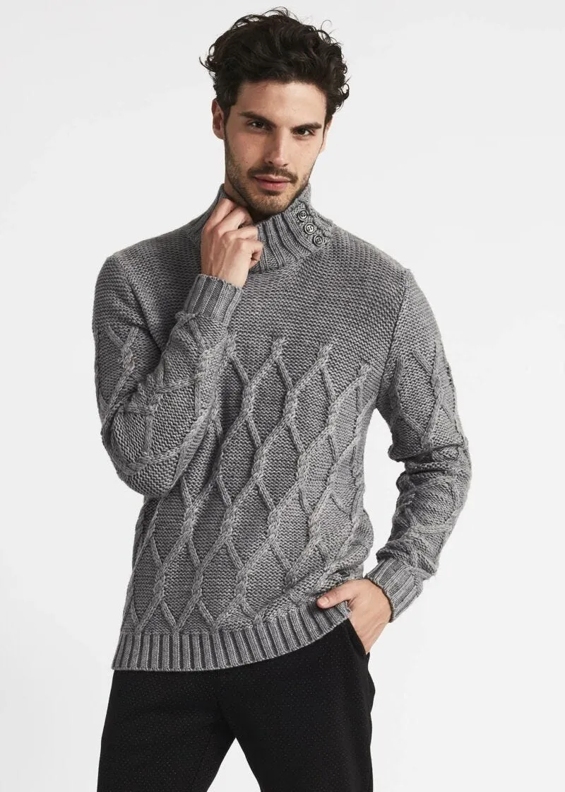 Maglia dolcevita a trecce
