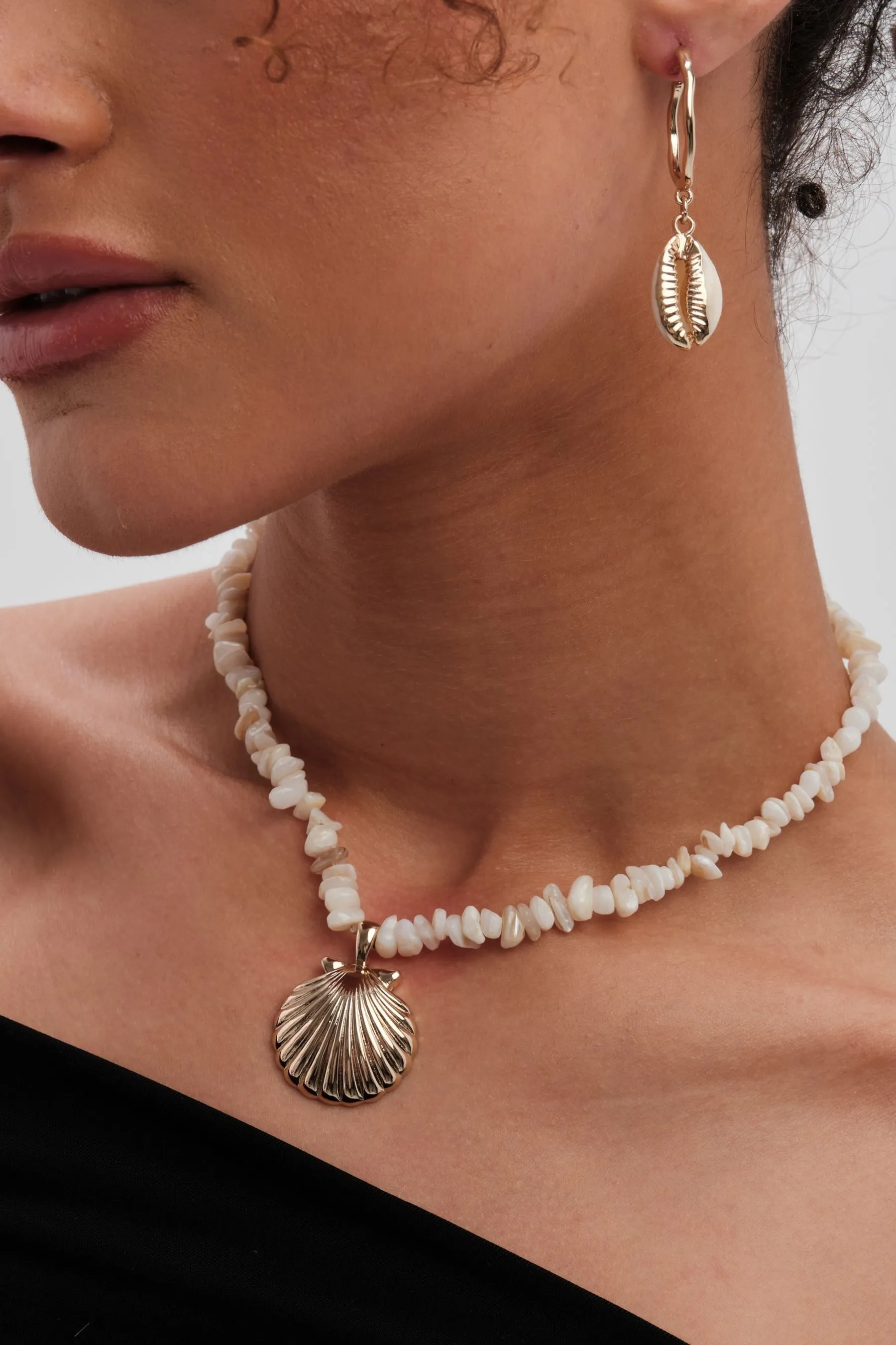 Mood - Collana corta con pendente a conchiglia