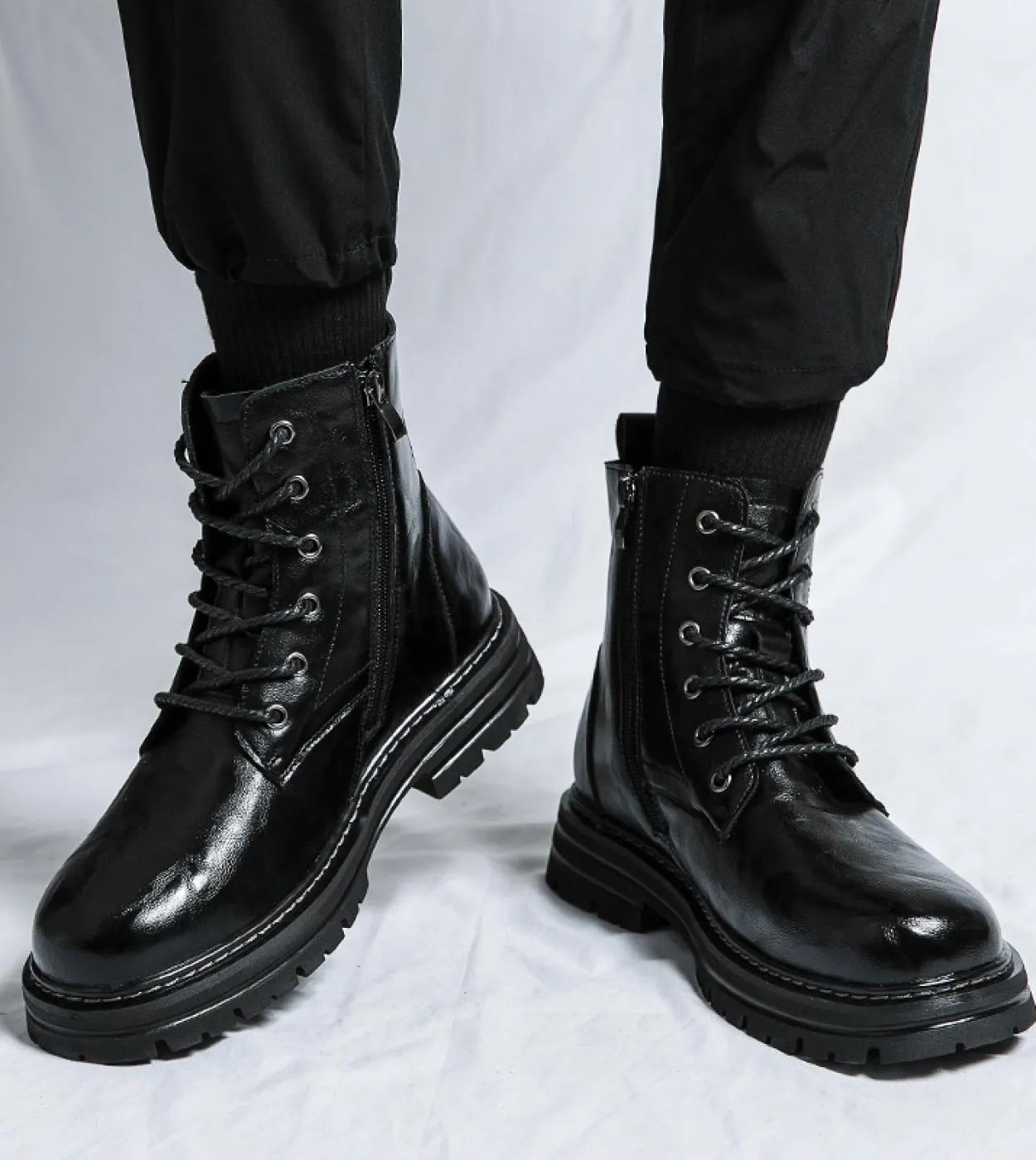 New Winter Black Snow Stivaletti da uomo Stivali da combattimento con suola spessa calda di alta qualità Stivali da moto Casual