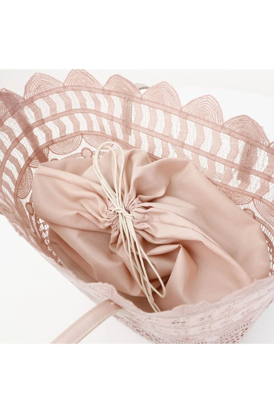 shopping in pizzo con charm cipria