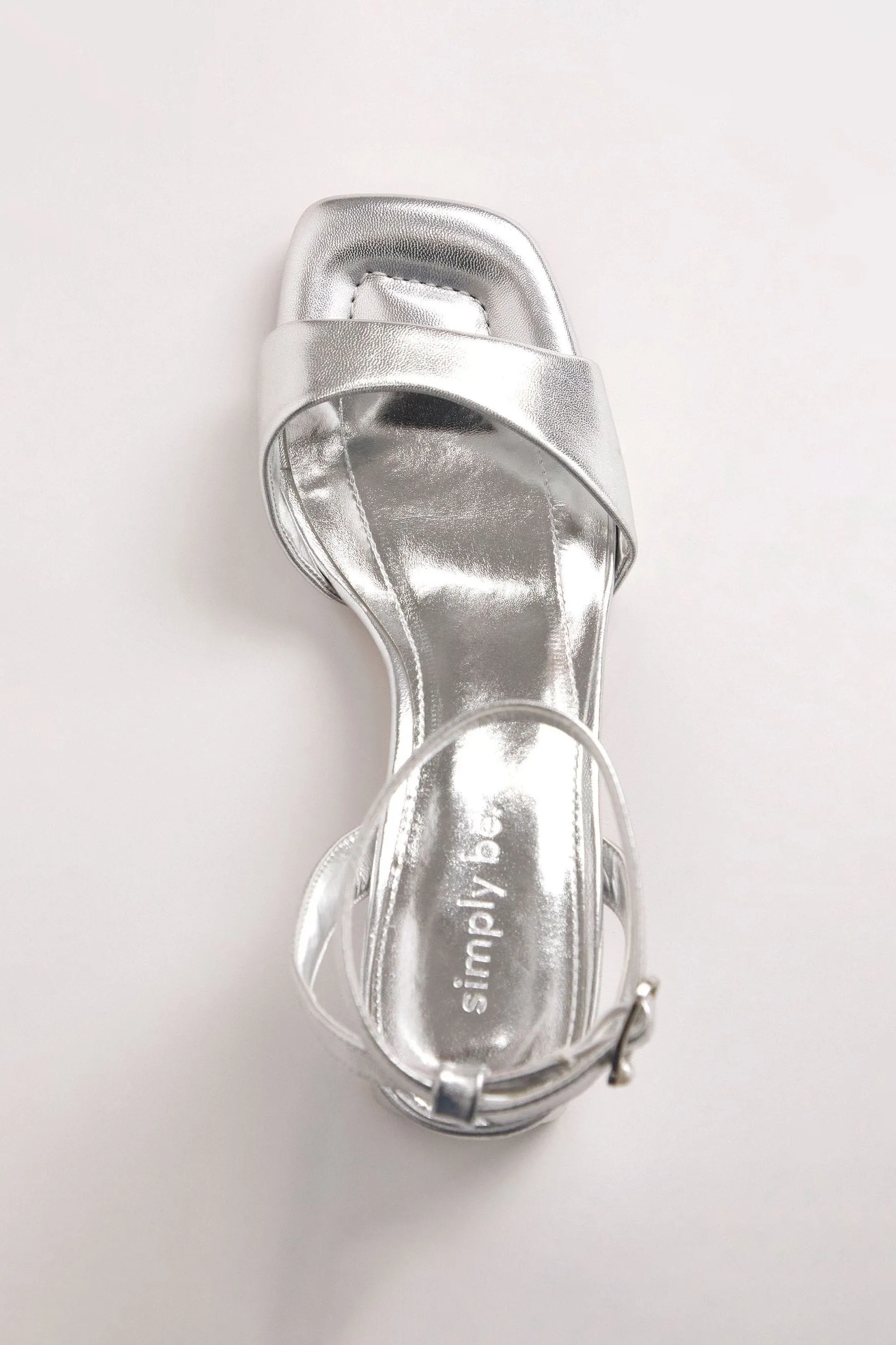 Simply Be - Scarpe effetto nudo con tacco basso e largo