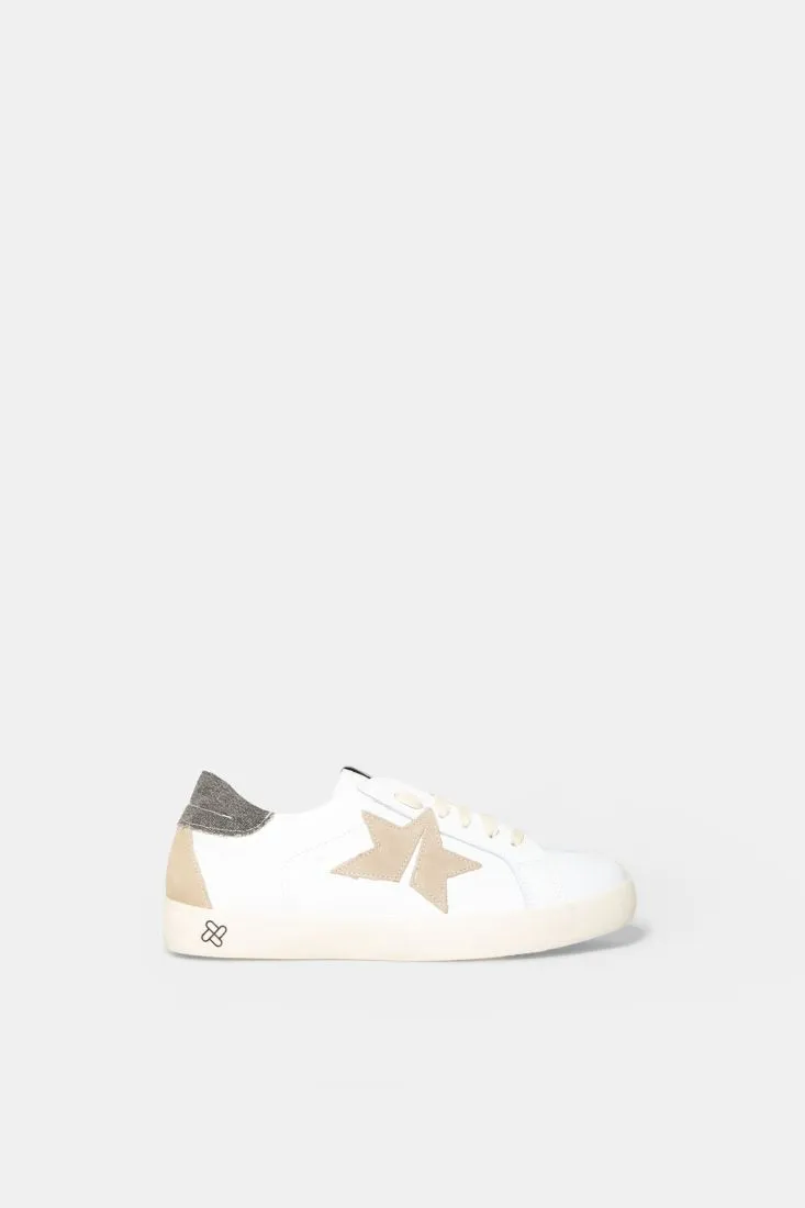 Sneakers in vera pelle con dettaglio stella